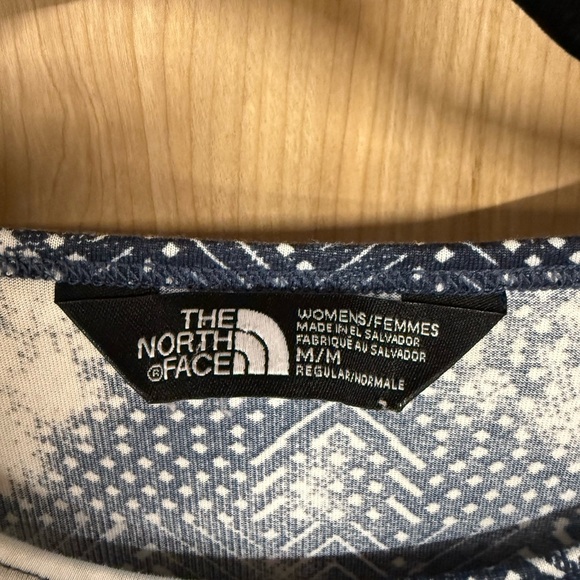 The North Face Top Womens Med Blue White Geometric Cloud Flash Dry Active Hike - Picture 3 of 4